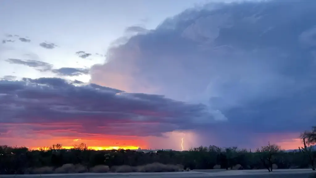 20250820200539-lightning-1