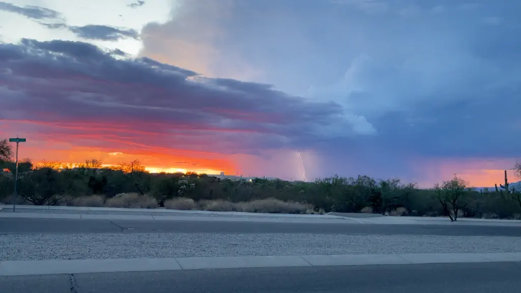 20250820202144-lightning-3