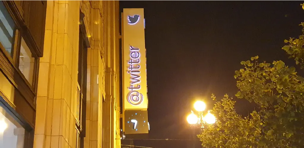 Twitter hq sign