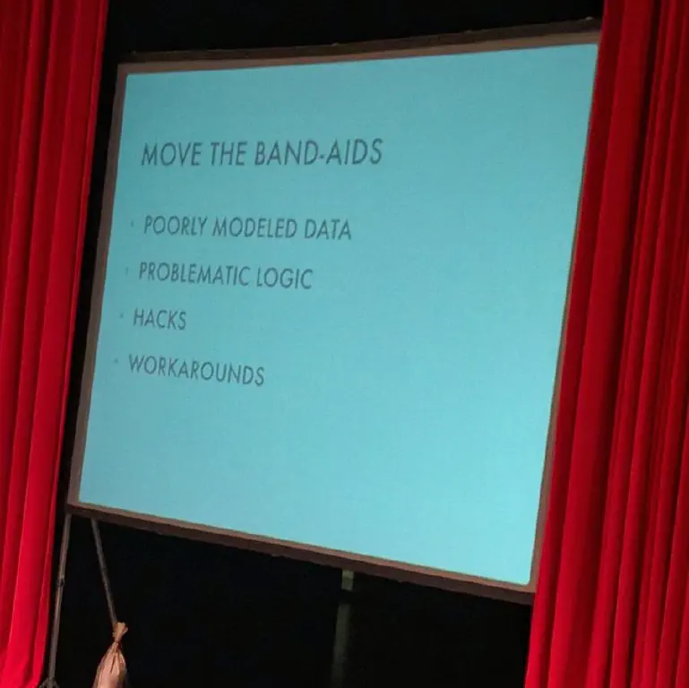 CsfdOsvUAAAl0x_.jpg