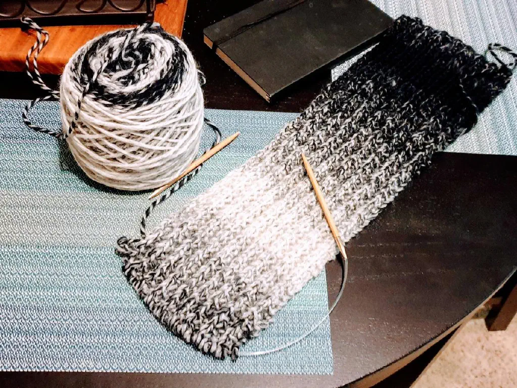 In progress scarf, with black to white gradient