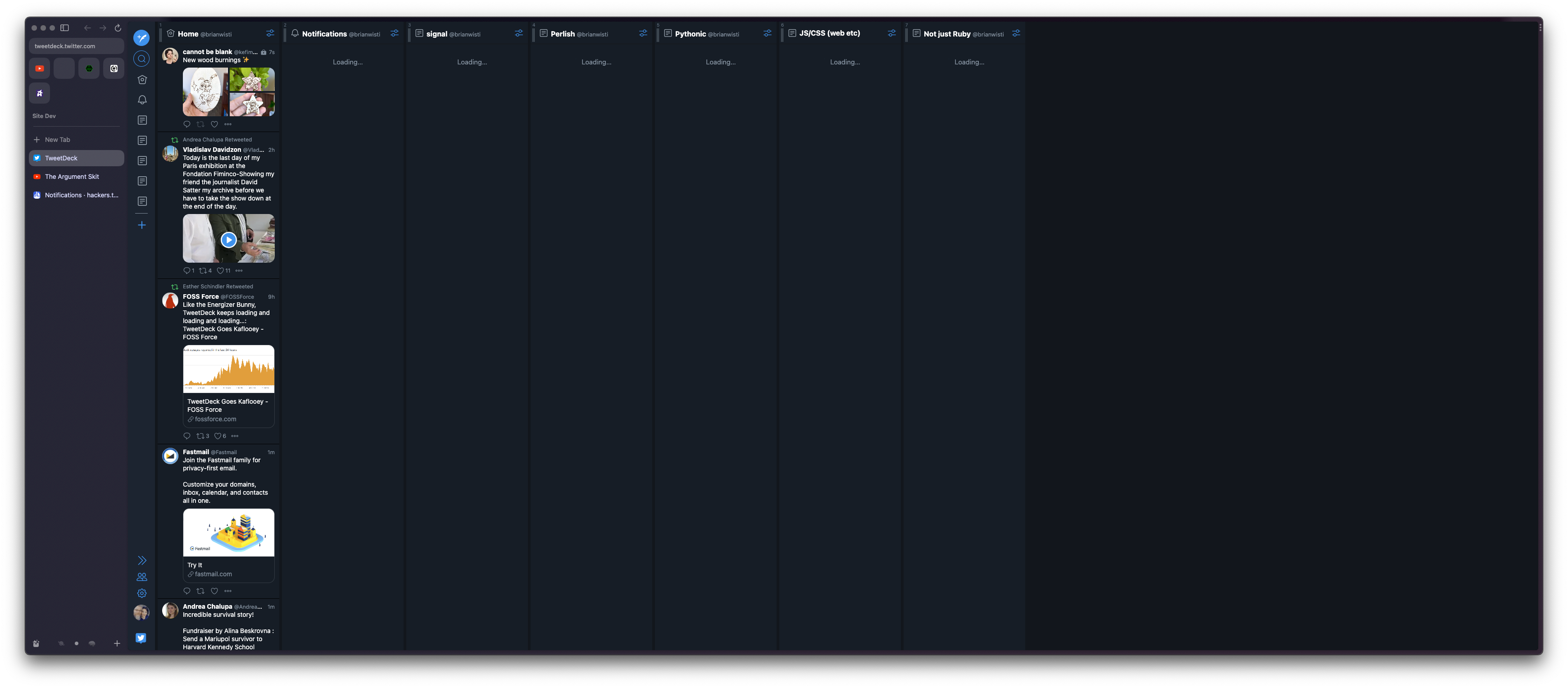 timeline column has content, notifications and five other columns are empty with “loading” notice